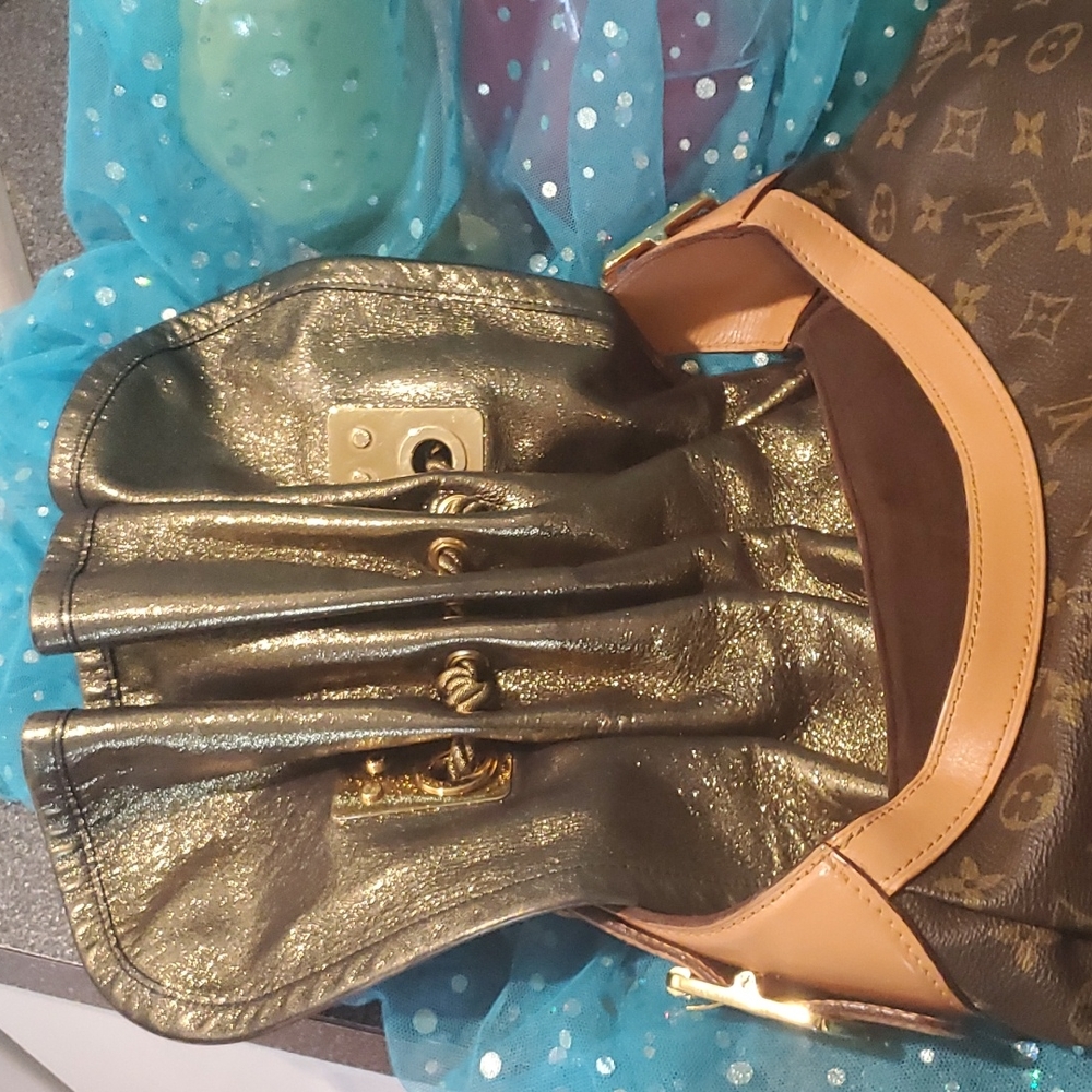 Louis Vuitton Kalahari GM Limited Edition Bag with COA - Picture 10 of 16